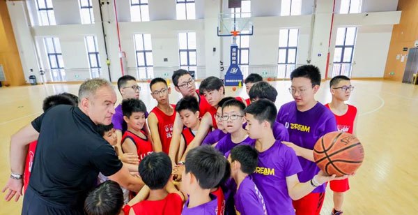 篮球小学生基本功训练教学反思怎么写_0